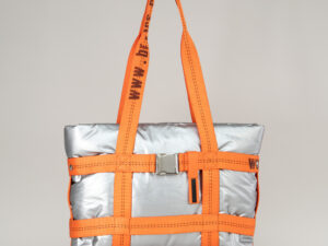 Handgefertigte Upcycling Tasche aus Autogurten und italienischem Kalbsleder – Maison NYCA Wien